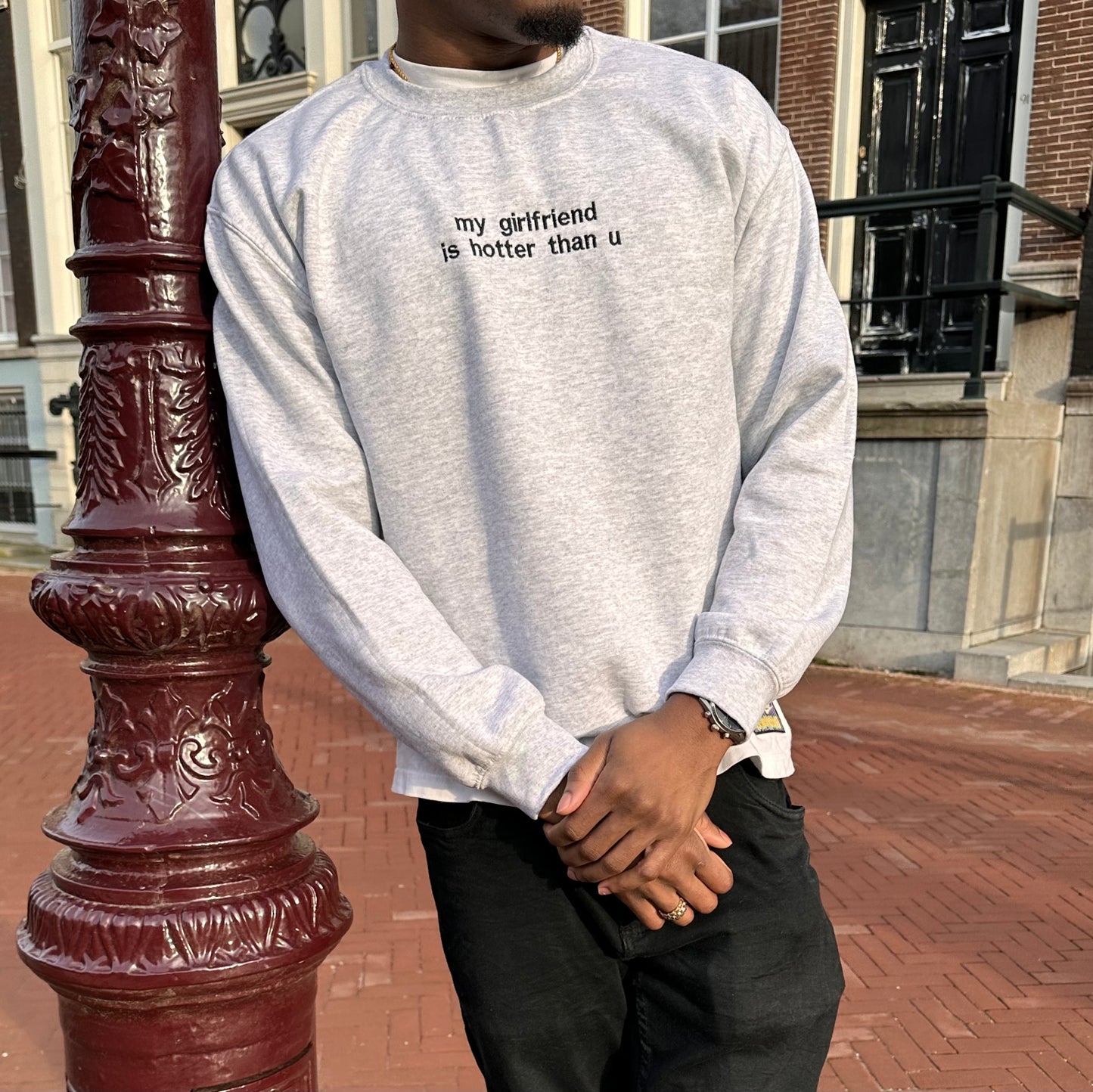 Pull « Ma copine est plus sexy que toi »
